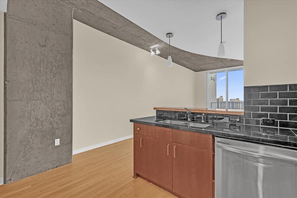 Image 4 of property listing at 155 S COURT AVENUE 1613, Orlando, FL 32801