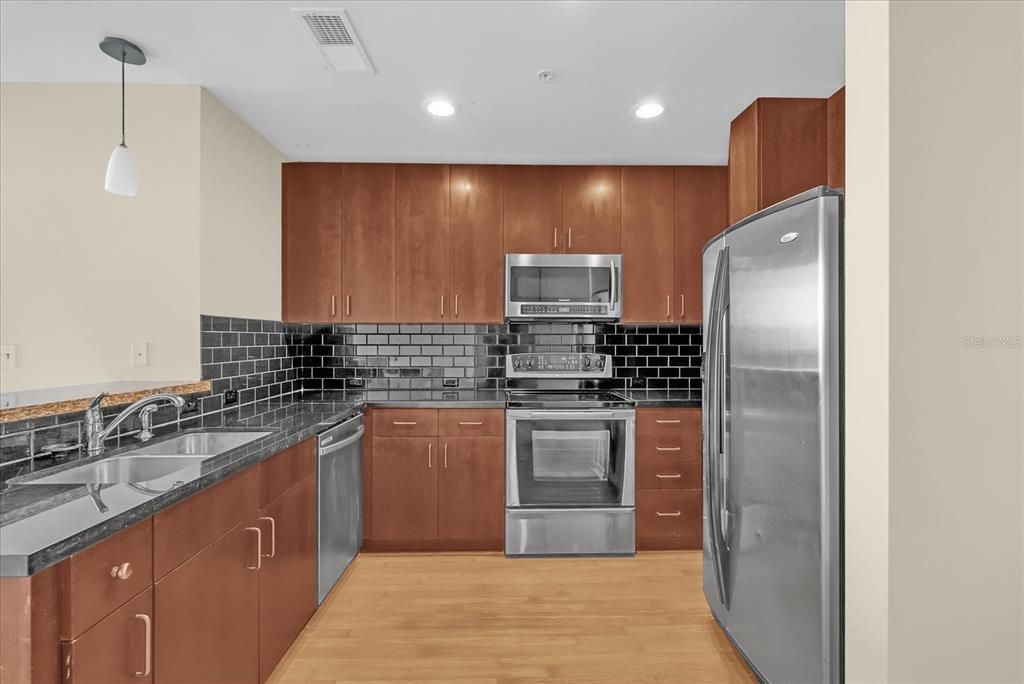 Image 5 of property listing at 155 S COURT AVENUE 1613, Orlando, FL 32801