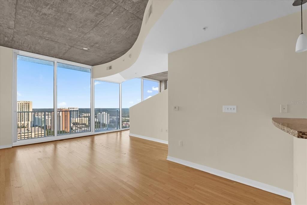 Image 7 of property listing at 155 S COURT AVENUE 1613, Orlando, FL 32801