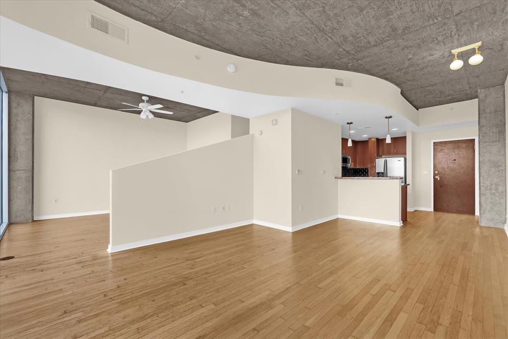 Image 8 of property listing at 155 S COURT AVENUE 1613, Orlando, FL 32801