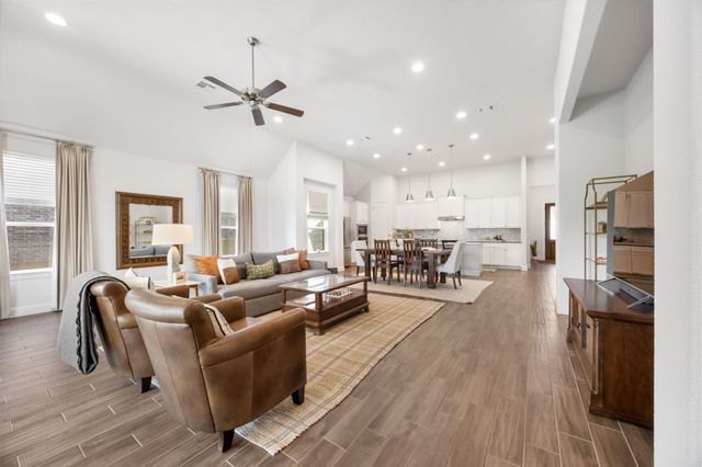 8902 Moccasin PATH, Austin, TX 78736