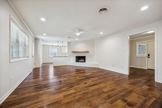 5739 Rutherglenn Drive, Houston, TX 77096