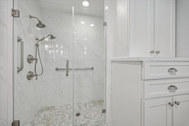 5739 Rutherglenn Drive, Houston, TX 77096