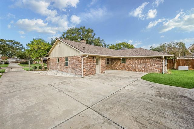 5739 Rutherglenn Drive, Houston, TX 77096