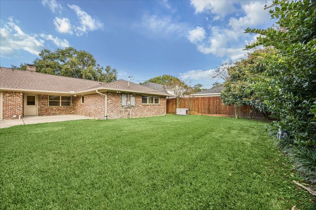 5739 Rutherglenn Drive, Houston, TX 77096