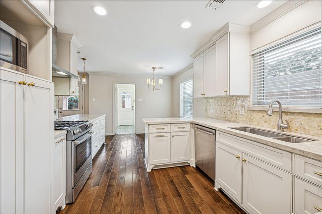 5739 Rutherglenn Drive, Houston, TX 77096