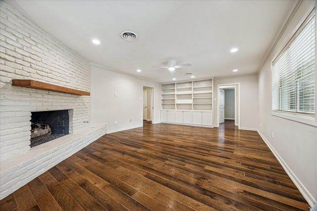 5739 Rutherglenn Drive, Houston, TX 77096