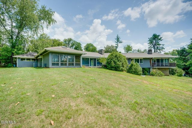 209 Maple Tree Drive, Bristol, TN 37620
