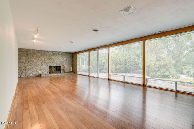 209 Maple Tree Drive, Bristol, TN 37620