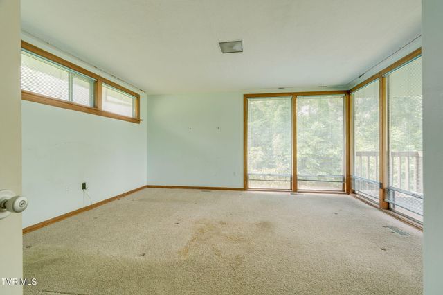 209 Maple Tree Drive, Bristol, TN 37620