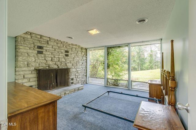209 Maple Tree Drive, Bristol, TN 37620