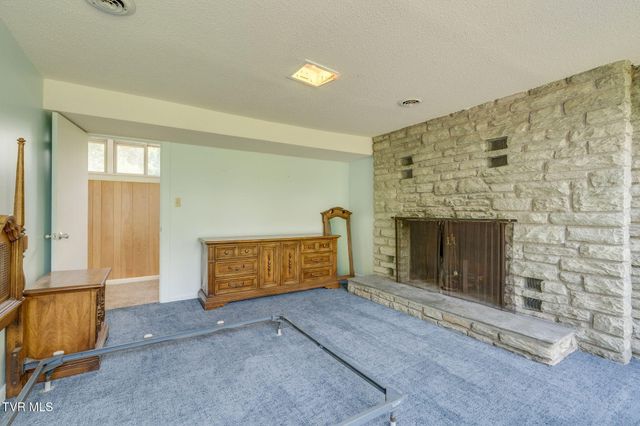 209 Maple Tree Drive, Bristol, TN 37620