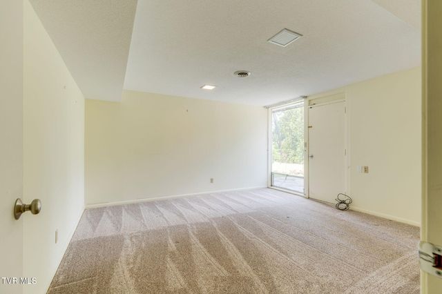 209 Maple Tree Drive, Bristol, TN 37620