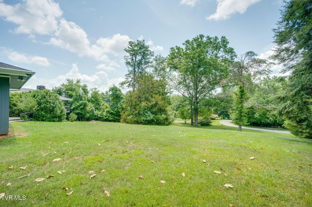 209 Maple Tree Drive, Bristol, TN 37620