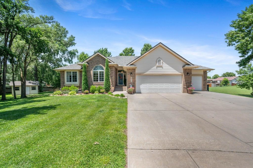 1890 Kendrick Ln, El Dorado, KS 67042