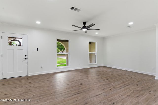 757 Canterbury Drive, Biloxi, MS 39532