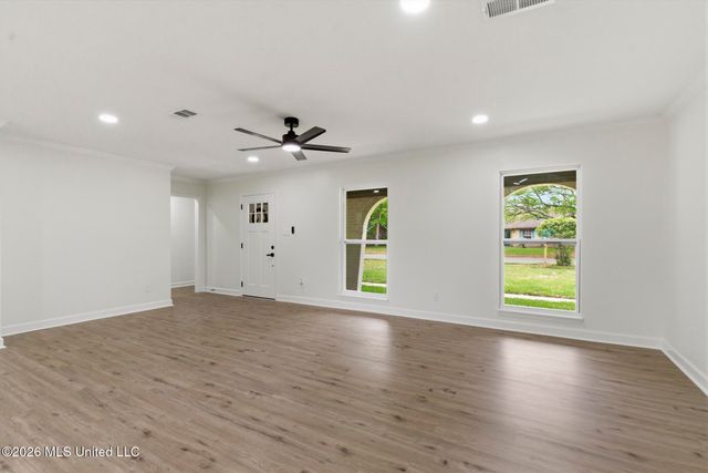 757 Canterbury Drive, Biloxi, MS 39532