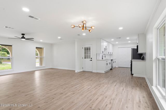 757 Canterbury Drive, Biloxi, MS 39532