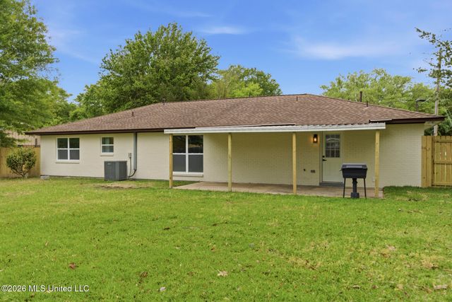 757 Canterbury Drive, Biloxi, MS 39532