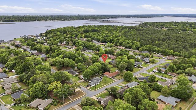 757 Canterbury Drive, Biloxi, MS 39532