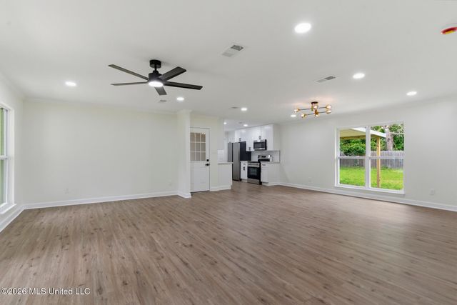 757 Canterbury Drive, Biloxi, MS 39532