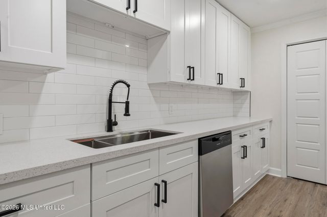 757 Canterbury Drive, Biloxi, MS 39532