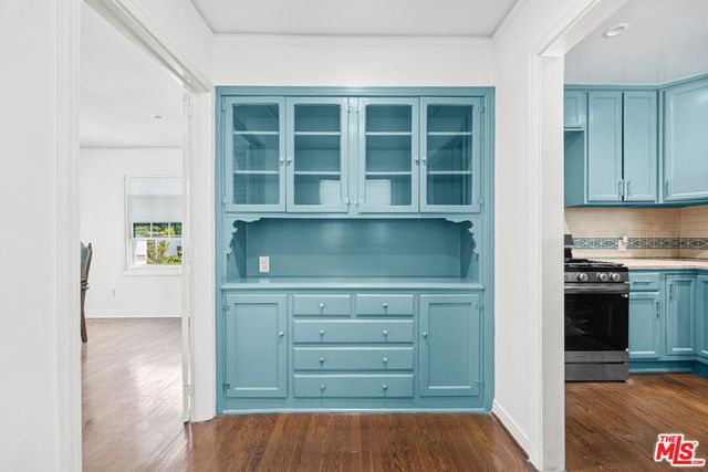 2411 St George Street, Los Angeles, CA 90027