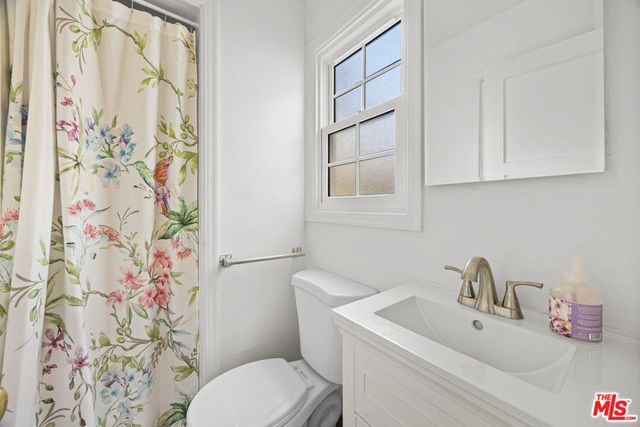 2411 St George Street, Los Angeles, CA 90027