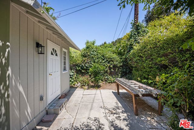 2411 St George Street, Los Angeles, CA 90027
