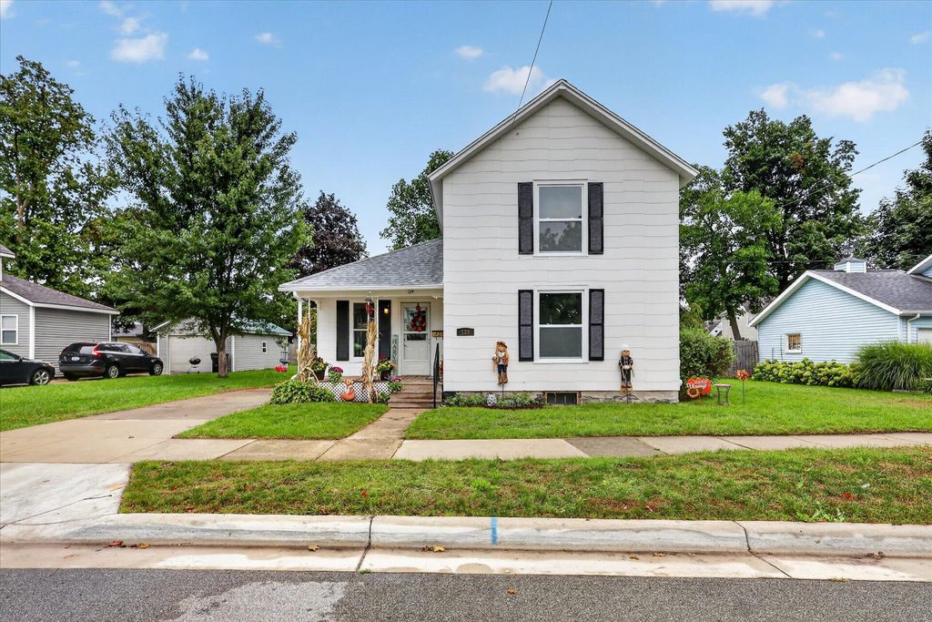 124 Washington Street, Sparta, MI 49345