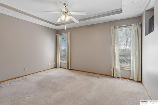 8141 S 69 Street, La Vista, NE 68128