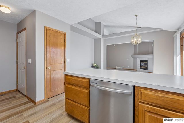 8141 S 69 Street, La Vista, NE 68128