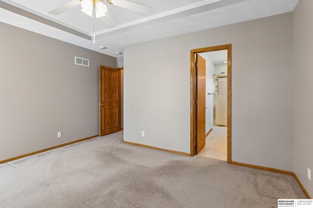 8141 S 69 Street, La Vista, NE 68128