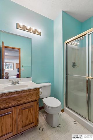 8141 S 69 Street, La Vista, NE 68128