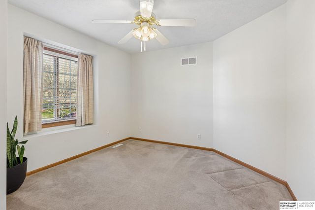 8141 S 69 Street, La Vista, NE 68128