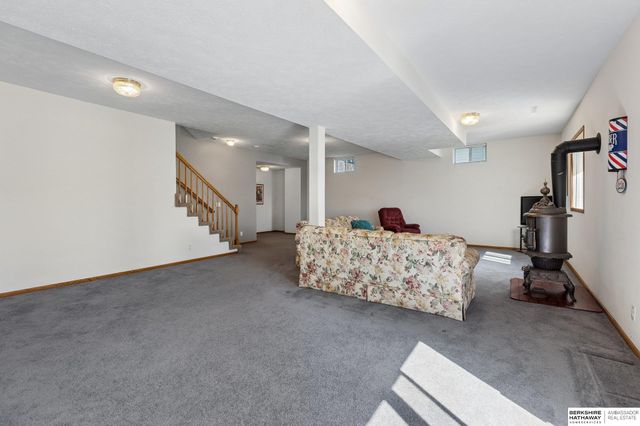 8141 S 69 Street, La Vista, NE 68128