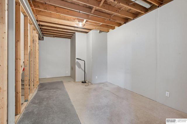 8141 S 69 Street, La Vista, NE 68128