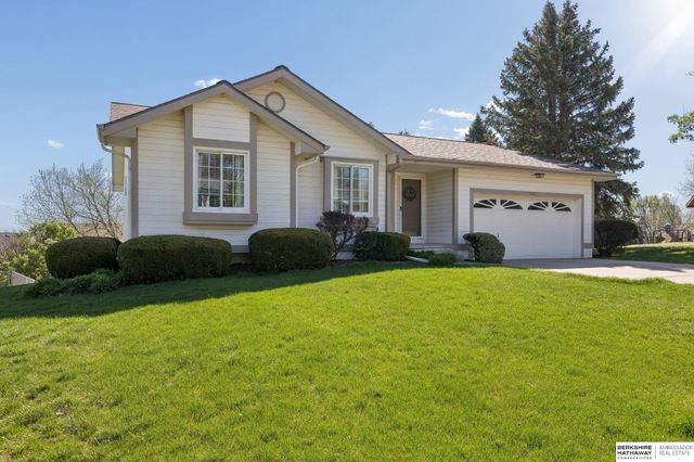 8141 S 69 Street, La Vista, NE 68128