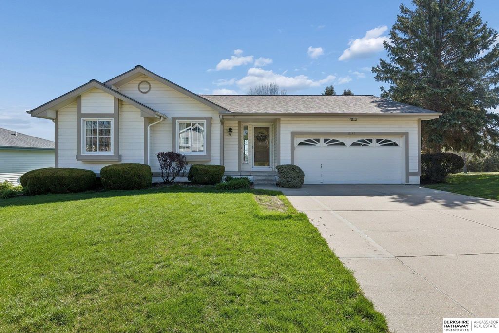 8141 S 69 Street, La Vista, NE 68128
