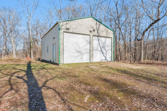 309 River Bluff Rd, Linden, TN 37096