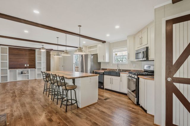 309 River Bluff Rd, Linden, TN 37096