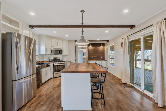 309 River Bluff Rd, Linden, TN 37096