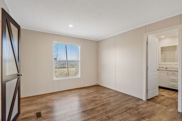 309 River Bluff Rd, Linden, TN 37096