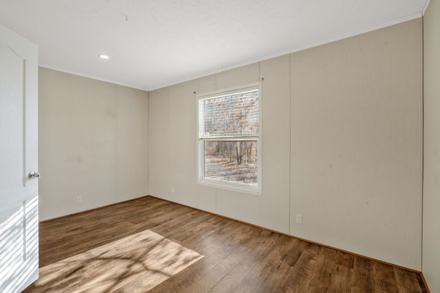 309 River Bluff Rd, Linden, TN 37096