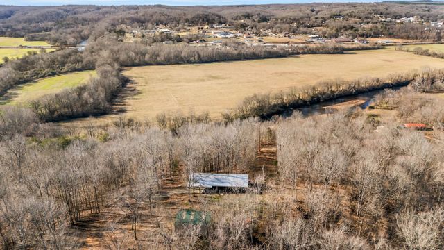 309 River Bluff Rd, Linden, TN 37096