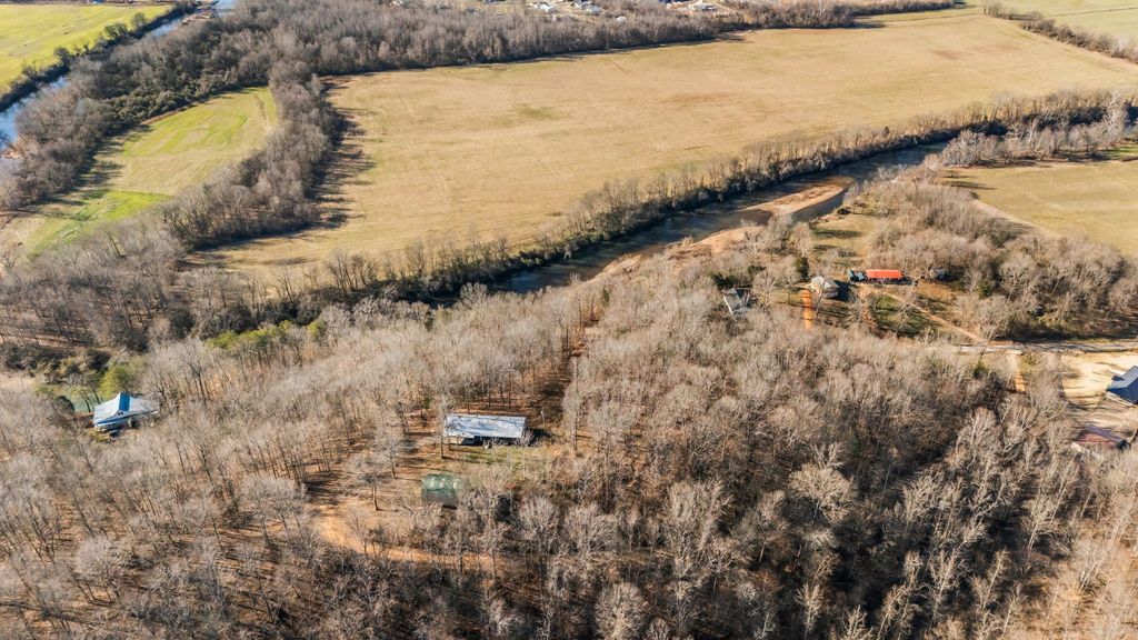 309 River Bluff Rd, Linden, TN 37096