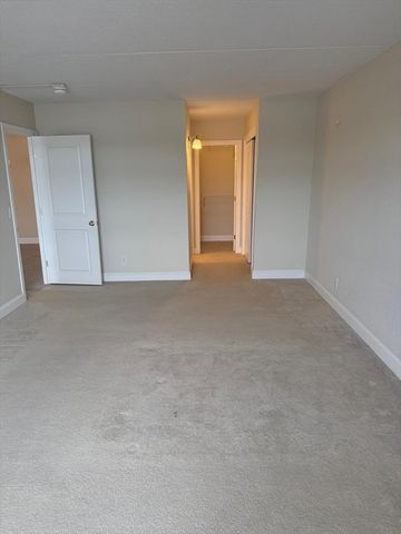 1500 Worcester Rd 426, Framingham, MA 01702