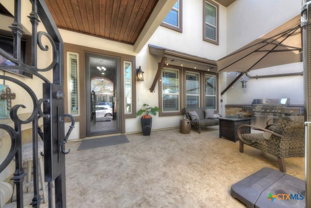 949 N Academy Avenue, New Braunfels, TX 78130