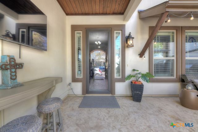 949 N Academy Avenue, New Braunfels, TX 78130