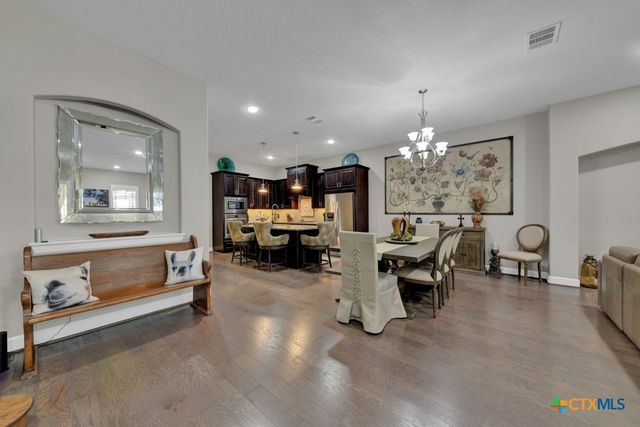 949 N Academy Avenue, New Braunfels, TX 78130